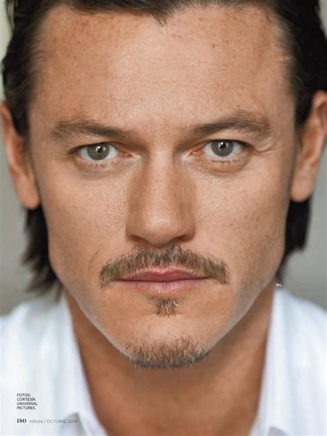 luke evans eye color